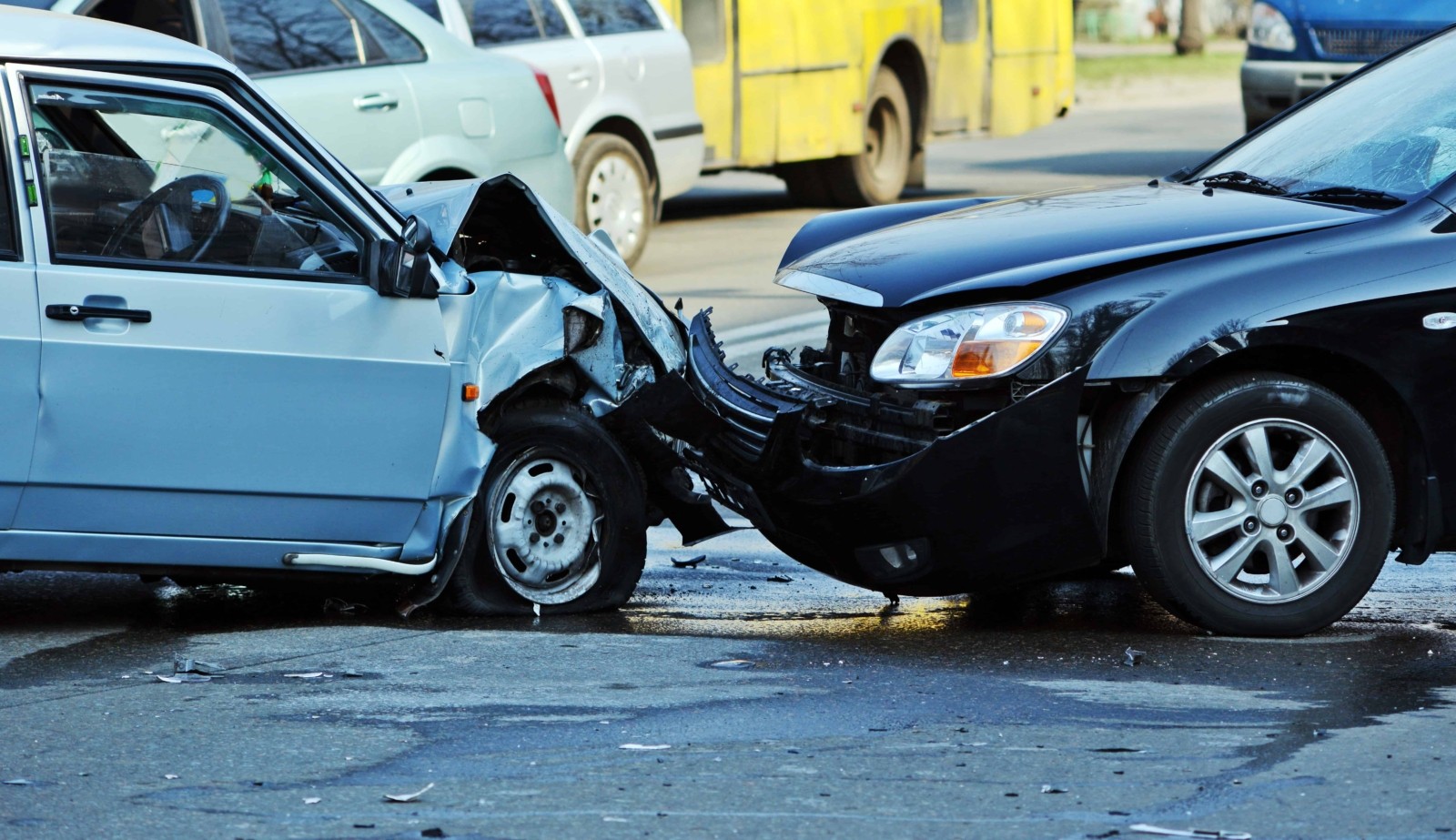 Frightening 2-Car Crash on Highway 43 Kills 2 People [Bakersfield, CA]