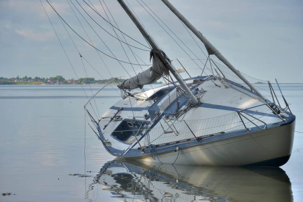 Startling Boat Crash on Sam Rayburn Lake Injures 2 [Brookeland, TX]