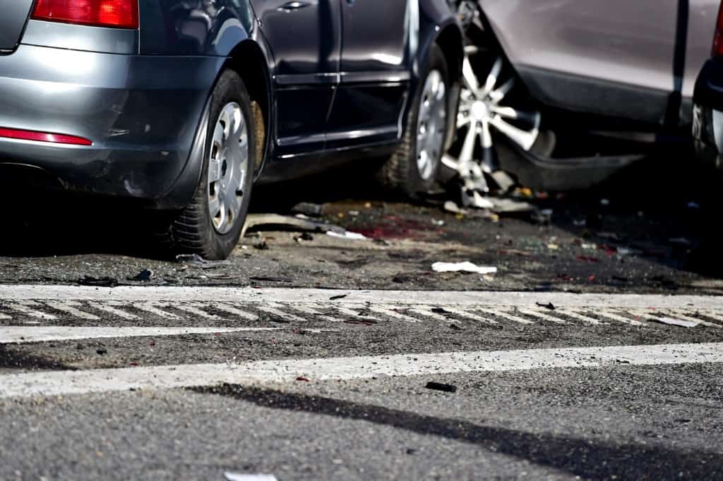 Man Dies in Three-Vehicle Crash on Bancroft Avenue [Oakland, CA]