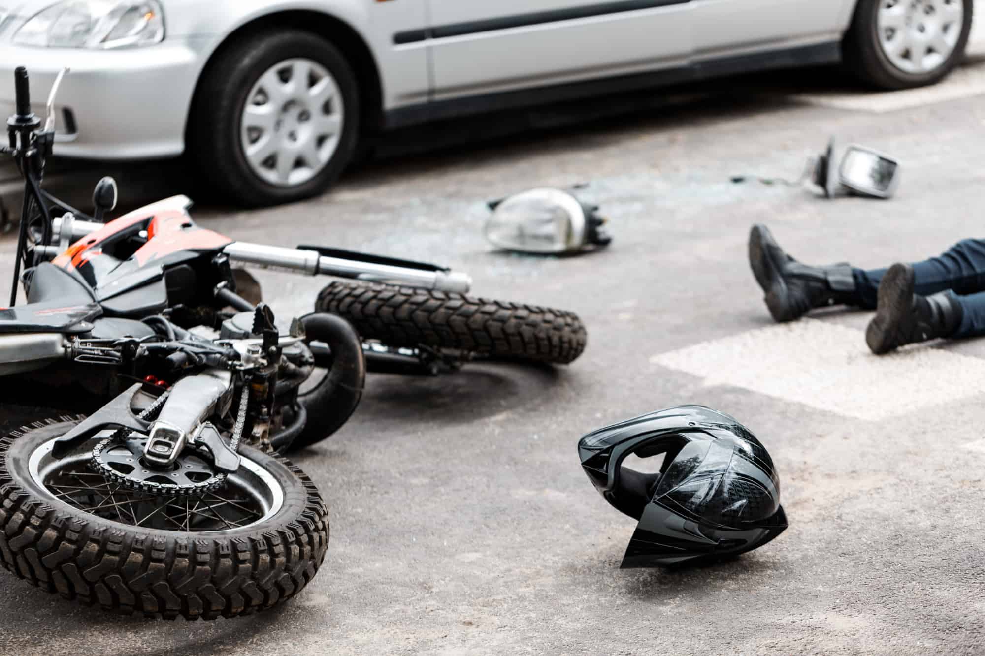 Injuries Reported in Motorcycle Crash near 22nd Street and S Craycroft Road [Tucson, AZ]